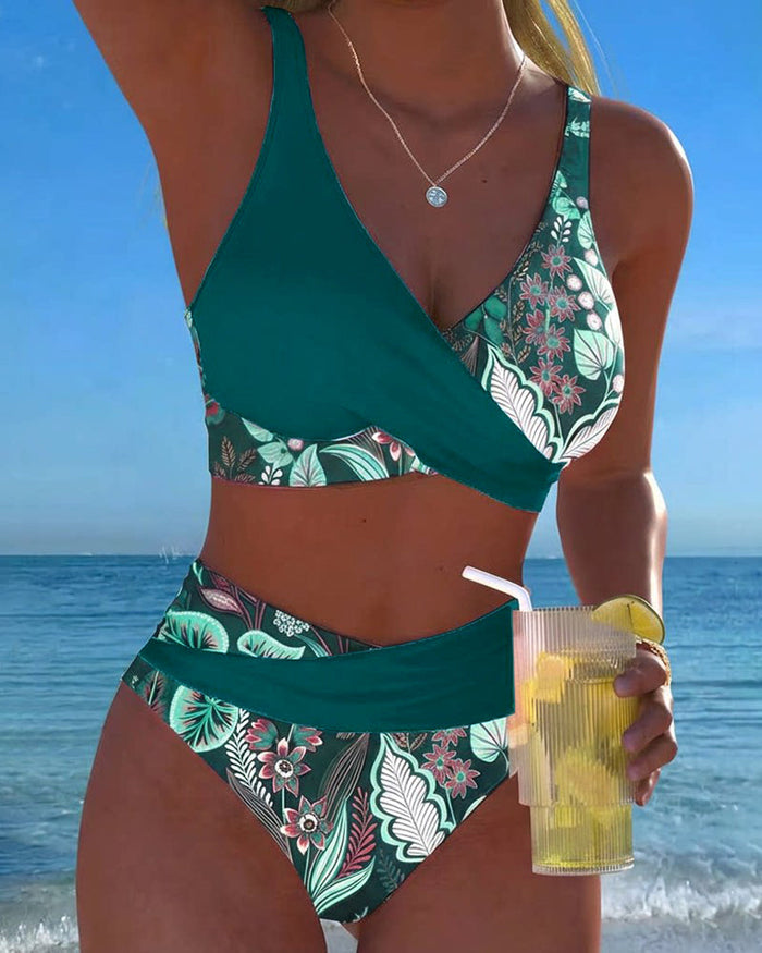 Zoe | Bikini mit Kontrastfarbe und Blumenmuster