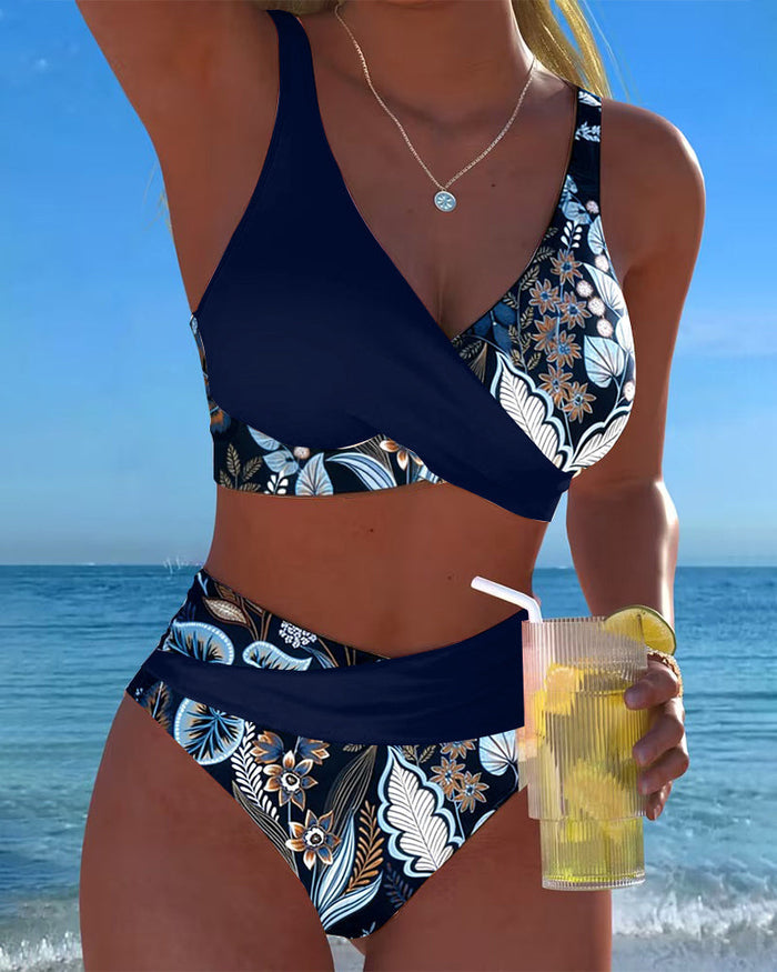 Zoe | Bikini mit Kontrastfarbe und Blumenmuster