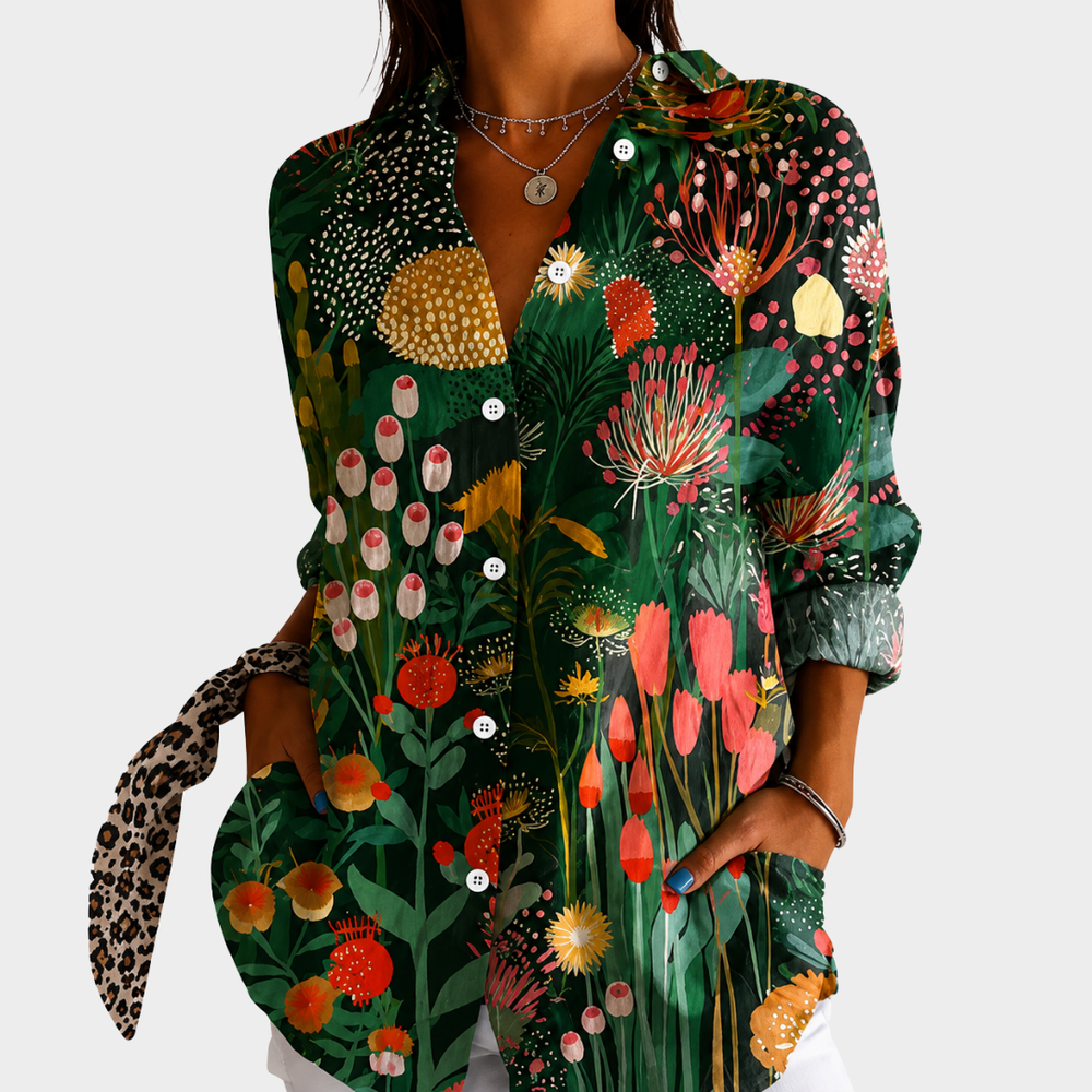 Larissa | Statement-Bluse mit nächtlichem Gartenprint