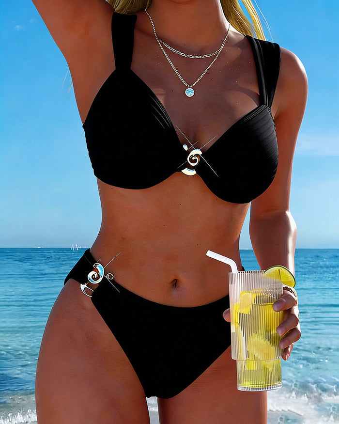Béatrice | Bikini mit vertikalen Mustern und Metallschnalle